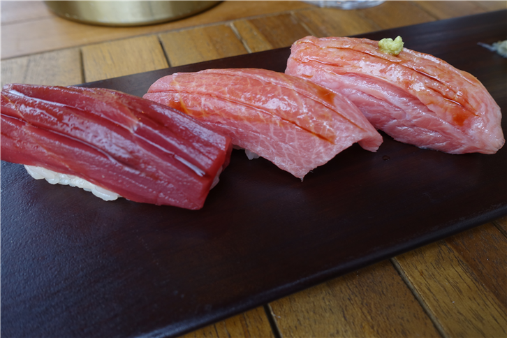 sumi 5472 tuna sushi-crop-v2.jpg